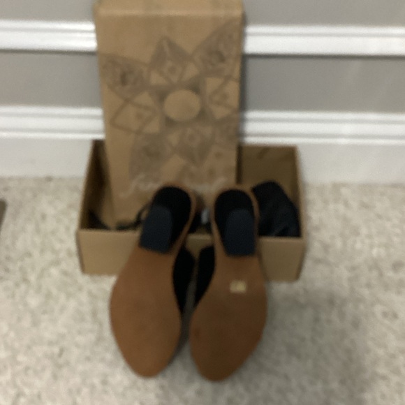 Free People Black Women's Sandals - Picture 3 of 5